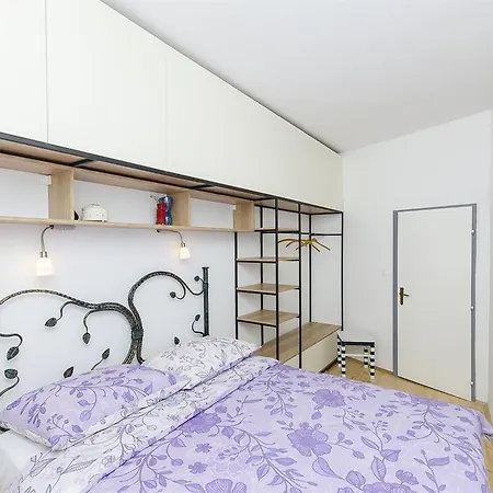 Roberto Apartment *